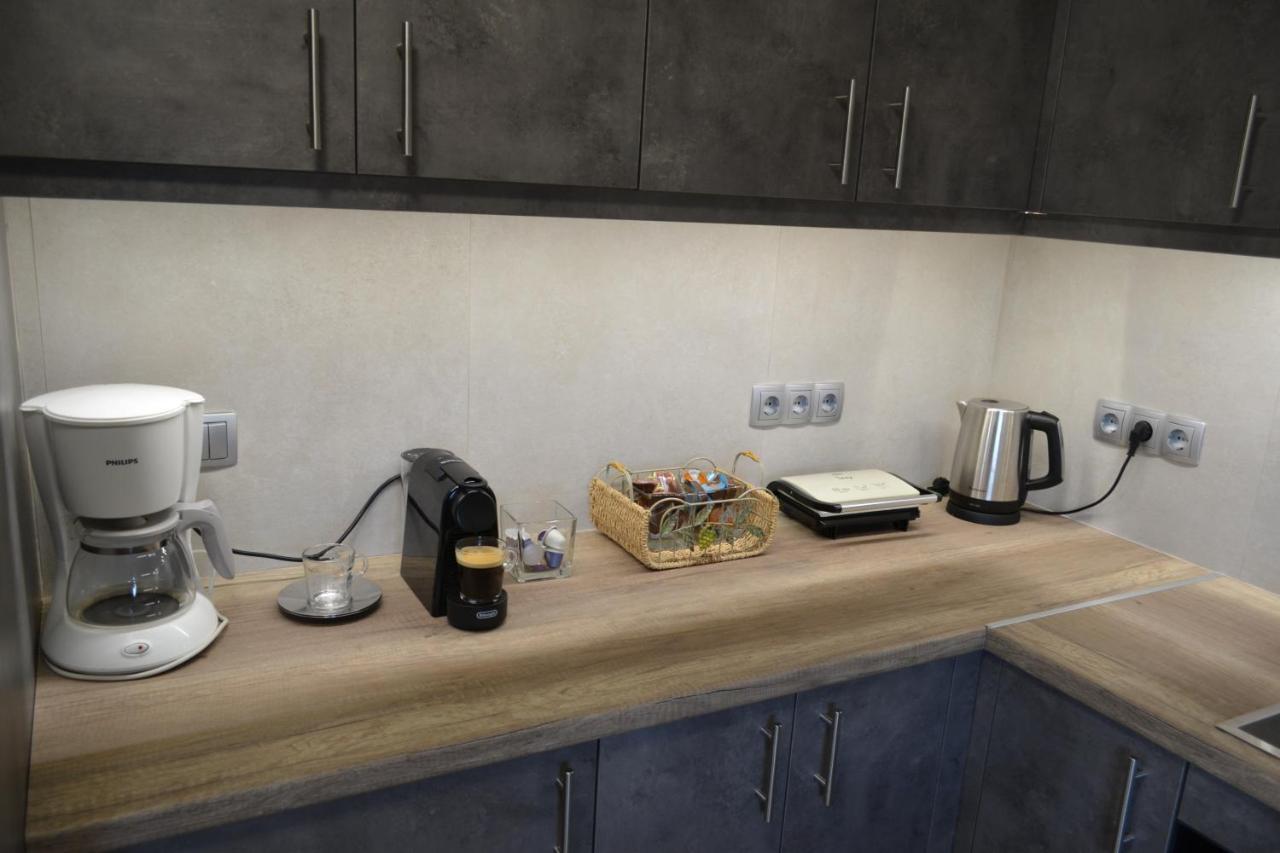 "Stergiou Luxury Apartments" Με Κοινη Πισινα Saronida Buitenkant foto